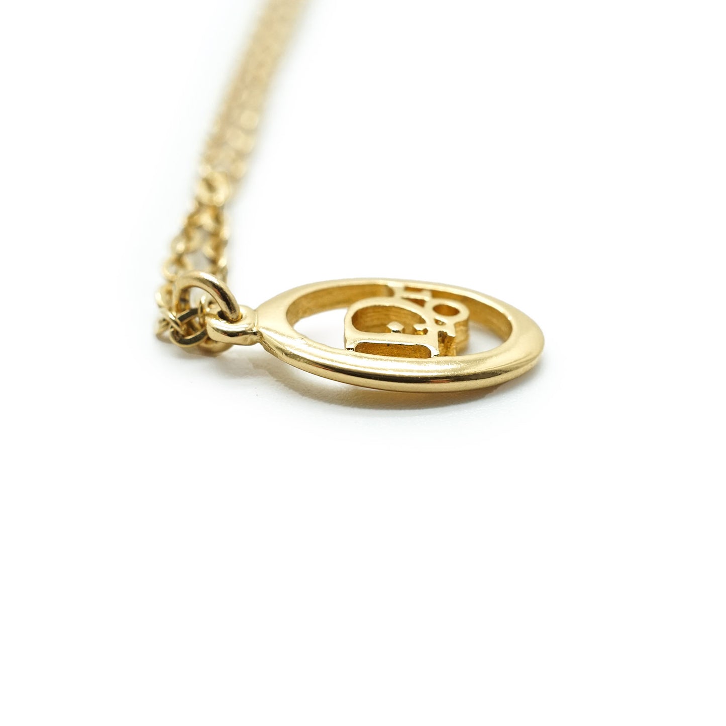 Oblique Logo Oval Pendant Chain Necklace