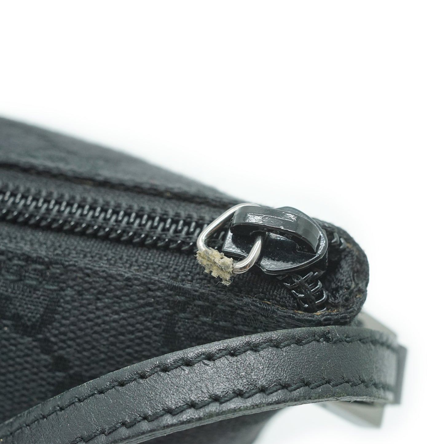 GG Canvas Boat Pochette