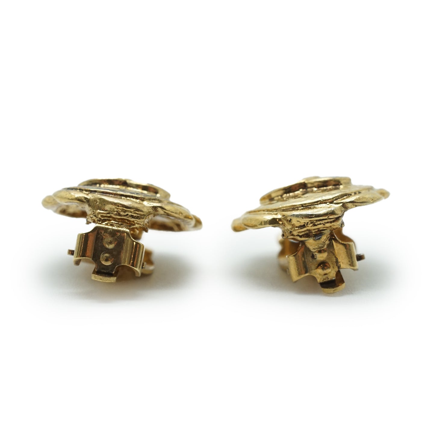 Coco Mark Camellia Petal Round Clip Earrings GP