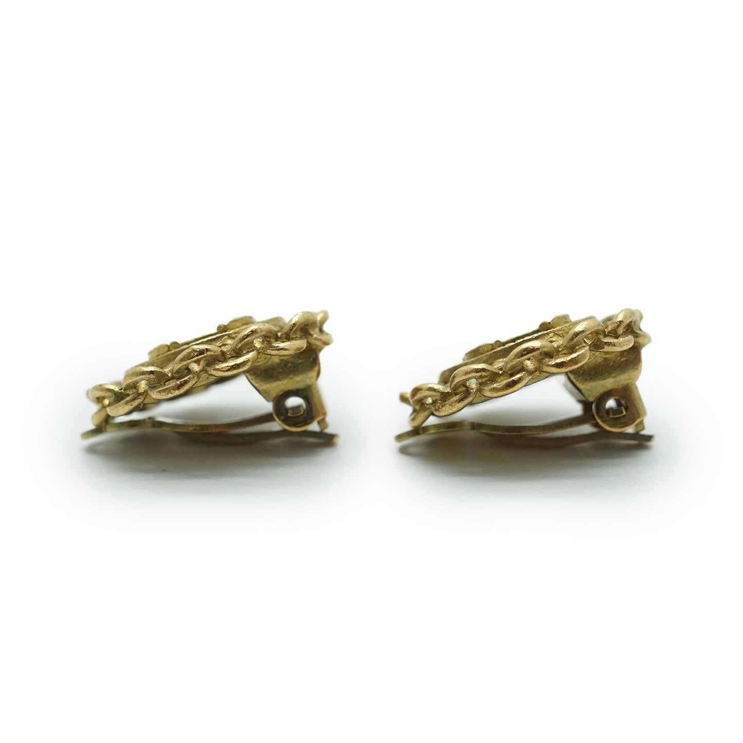 Coco Mark Chain Round Clip Earrings GP