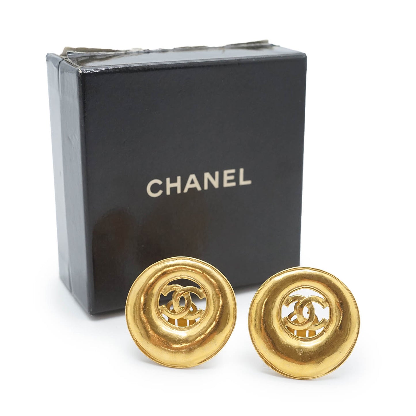 Coco Mark Cut-out Big Circle Clip Earrings GP