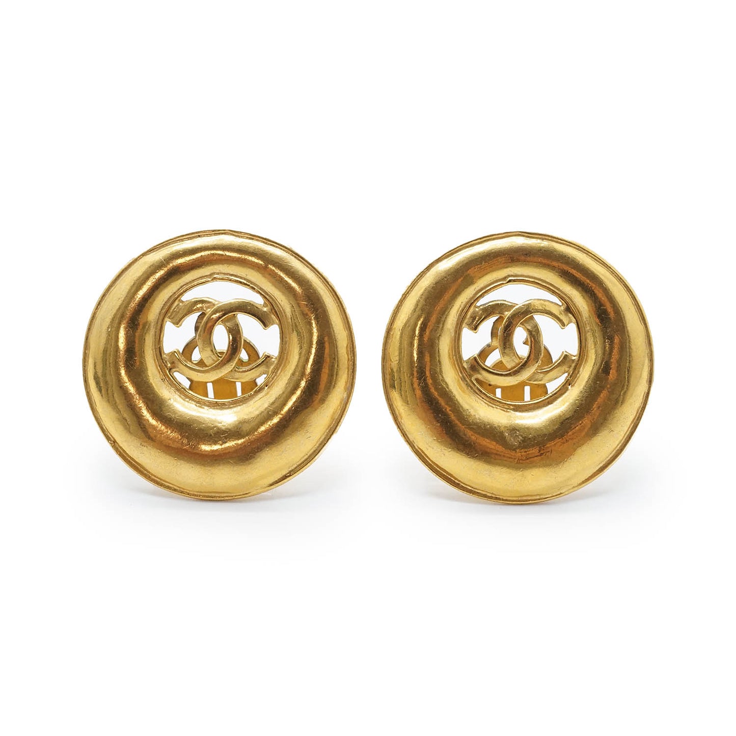 Coco Mark Cut-out Big Circle Clip Earrings GP