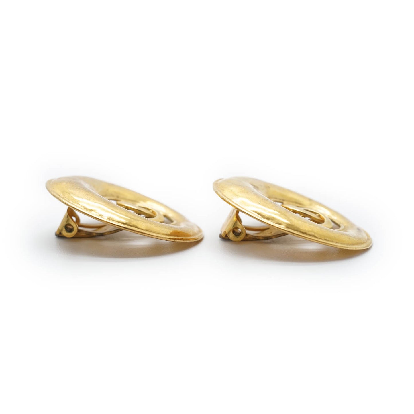 Coco Mark Cut-out Big Circle Clip Earrings GP