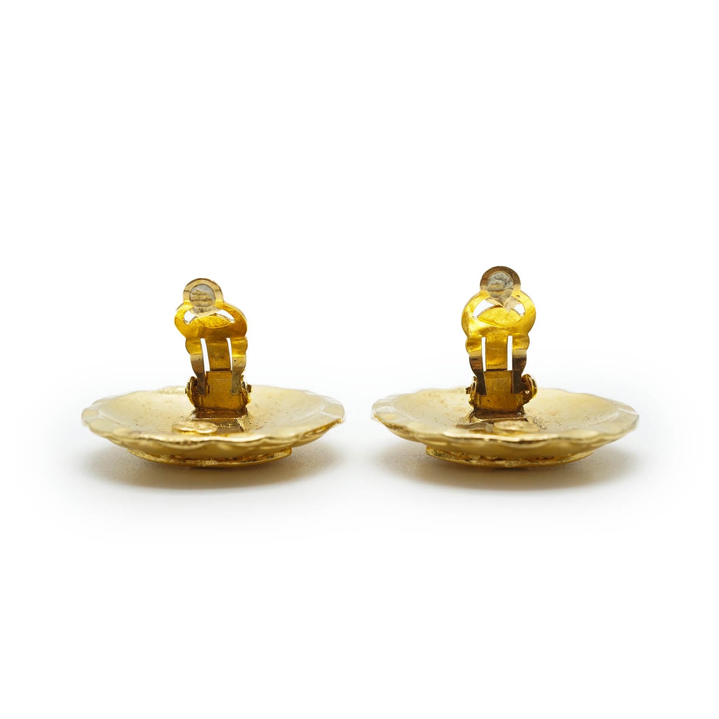 Coco Mark Matelasse Round Clip Earrings GP