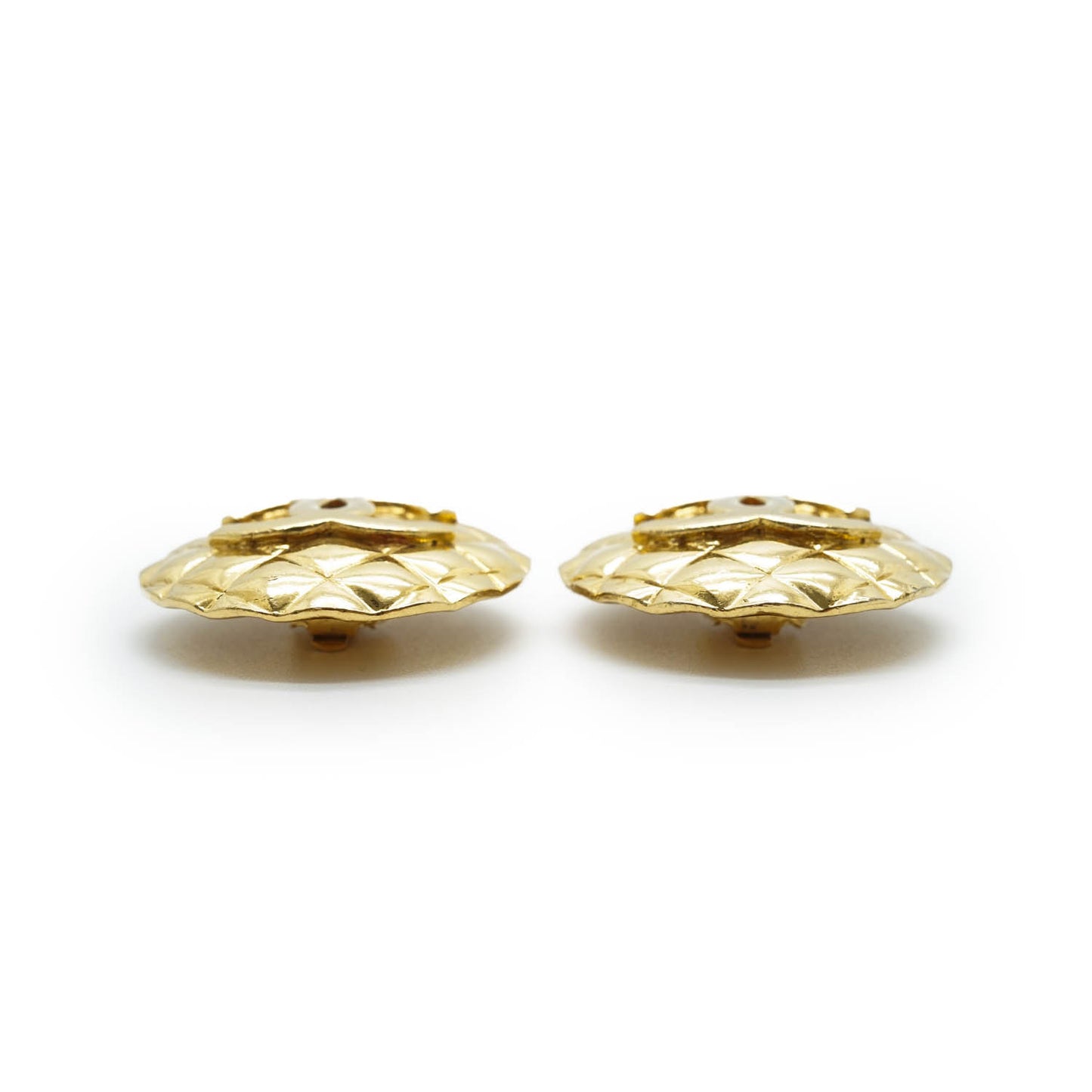 Coco Mark Matelasse Round Clip Earrings GP