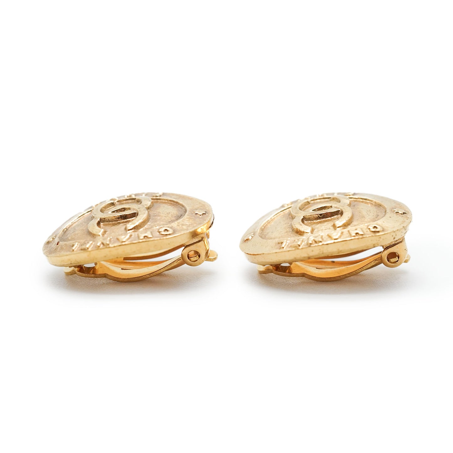 CC Logo Oval Star Clip Earrings