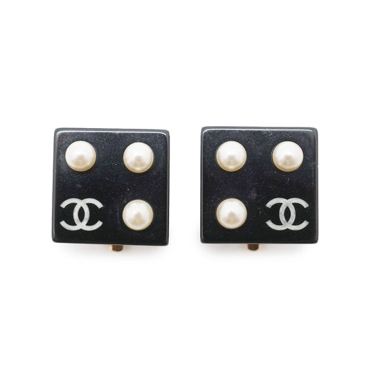 Coco Mark Pearl Square Clip Earrings