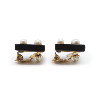 Coco Mark Pearl Square Clip Earrings