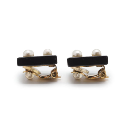 Coco Mark Pearl Square Clip Earrings