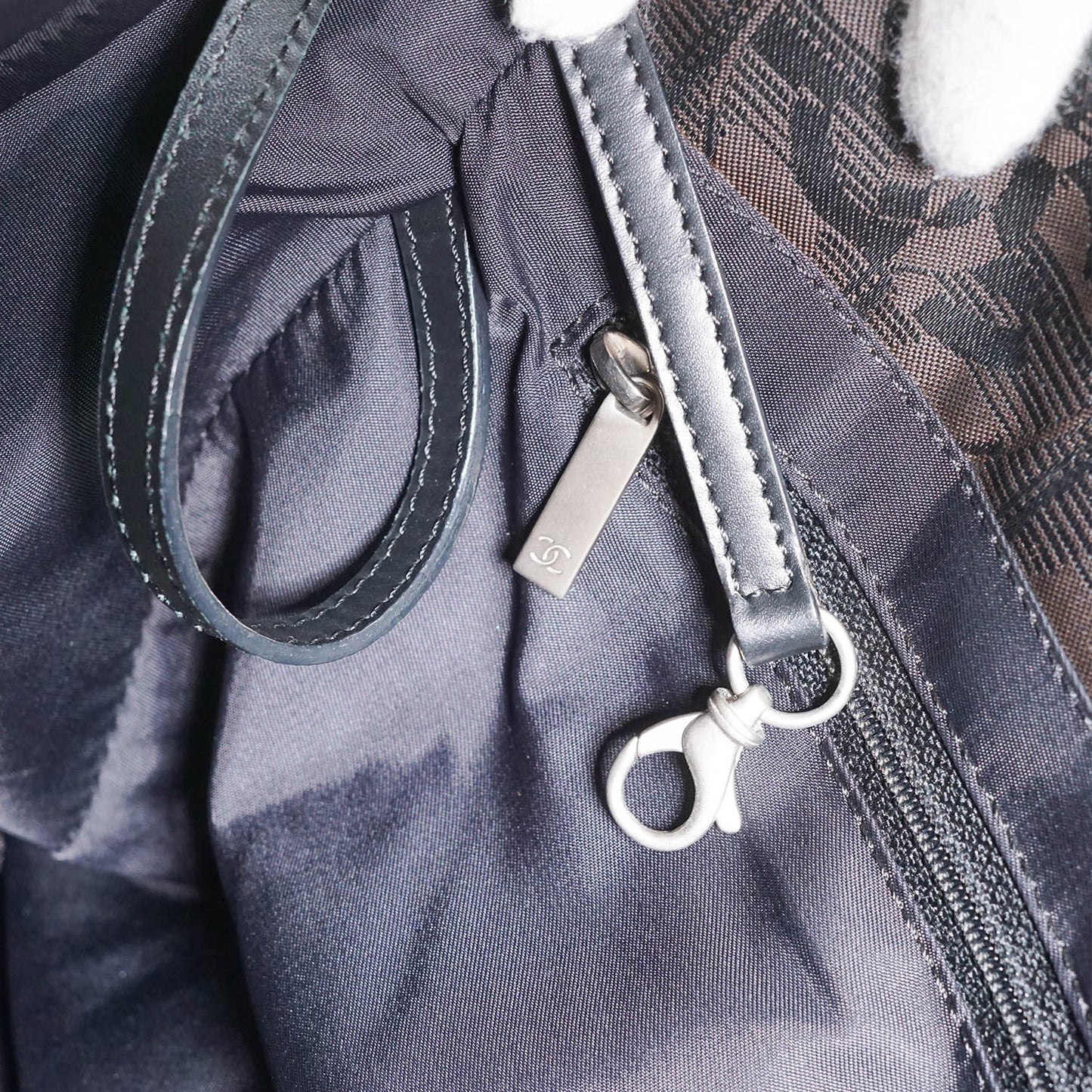 New Travel Line Tote MM