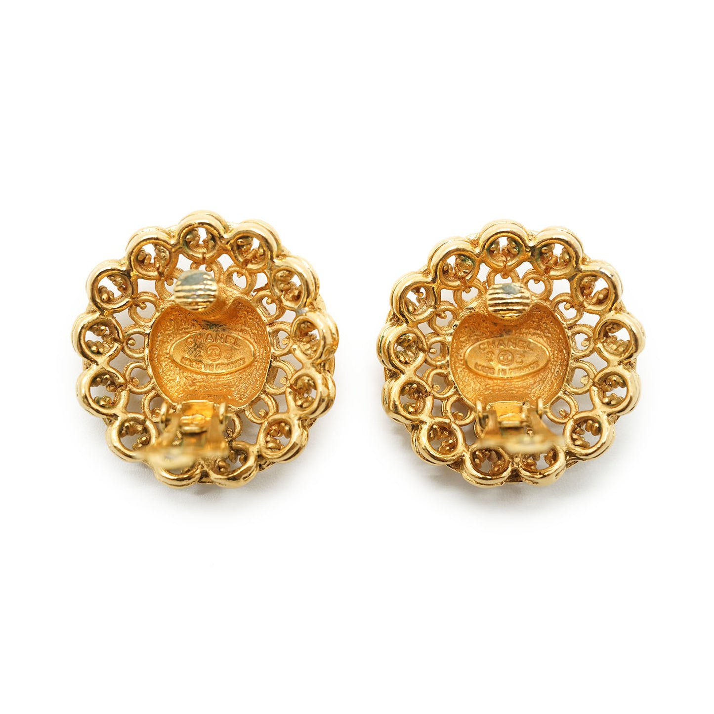 Cut-out Chain Detail Domed Round Clip-On Earrings GP
