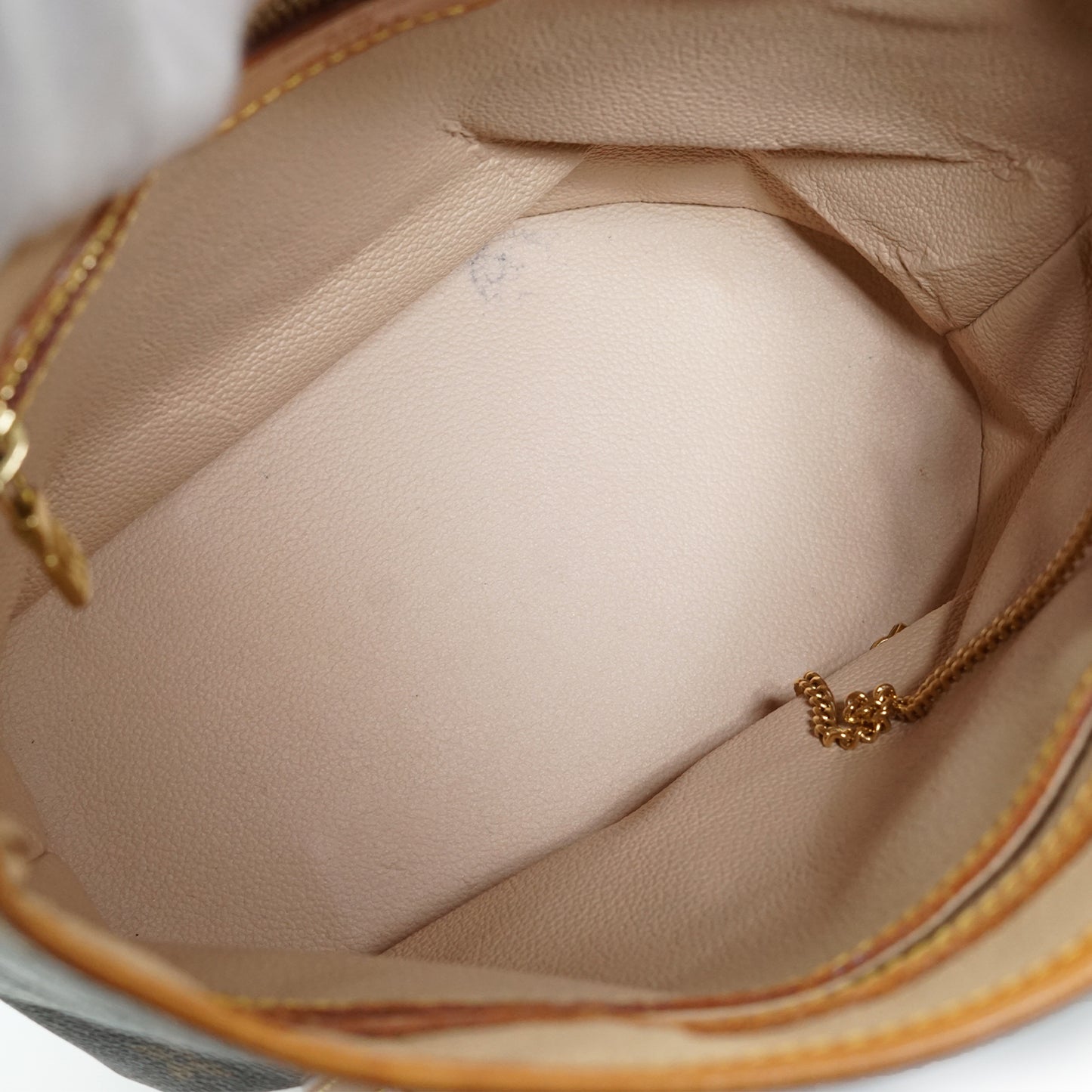 Monogram Marais Bucket PM