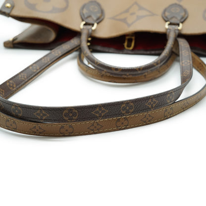 Monogram Giant Reverse On The Go GM