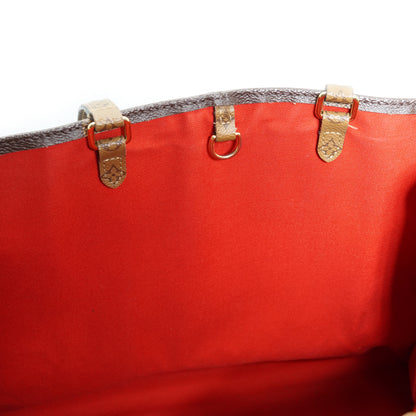 Monogram Giant Reverse On The Go GM