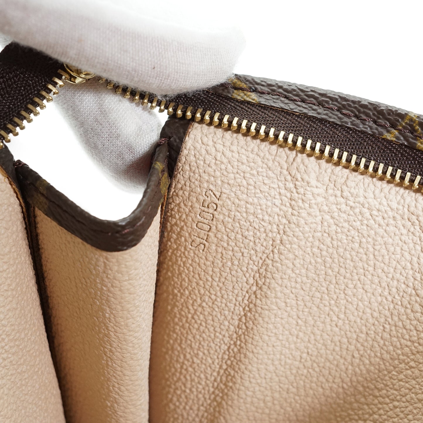 Monogram Poche Toilette 26