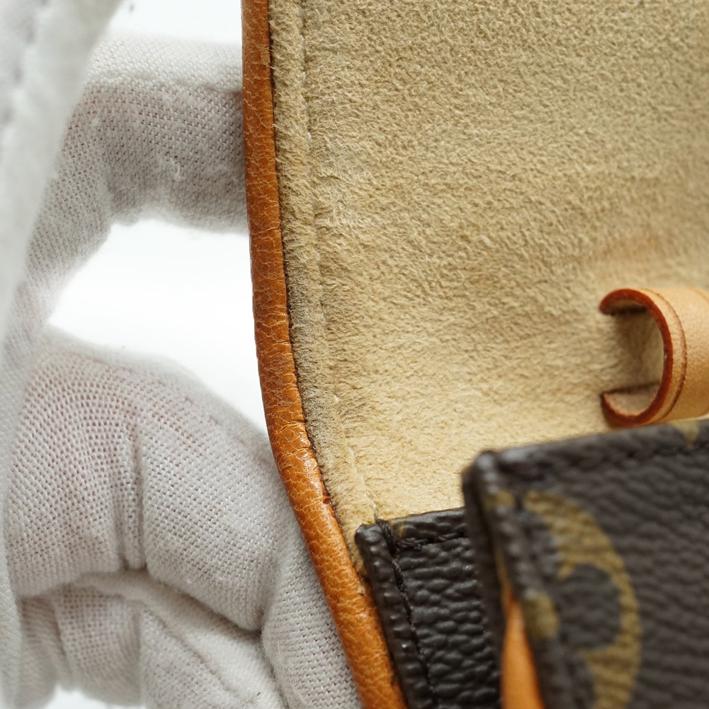 Monogram Twin Pochette GM