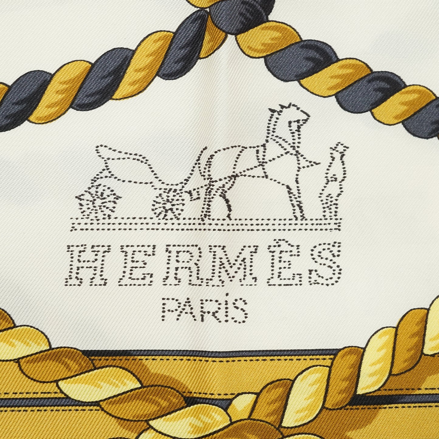 Grande Tenue Silk Carre 90