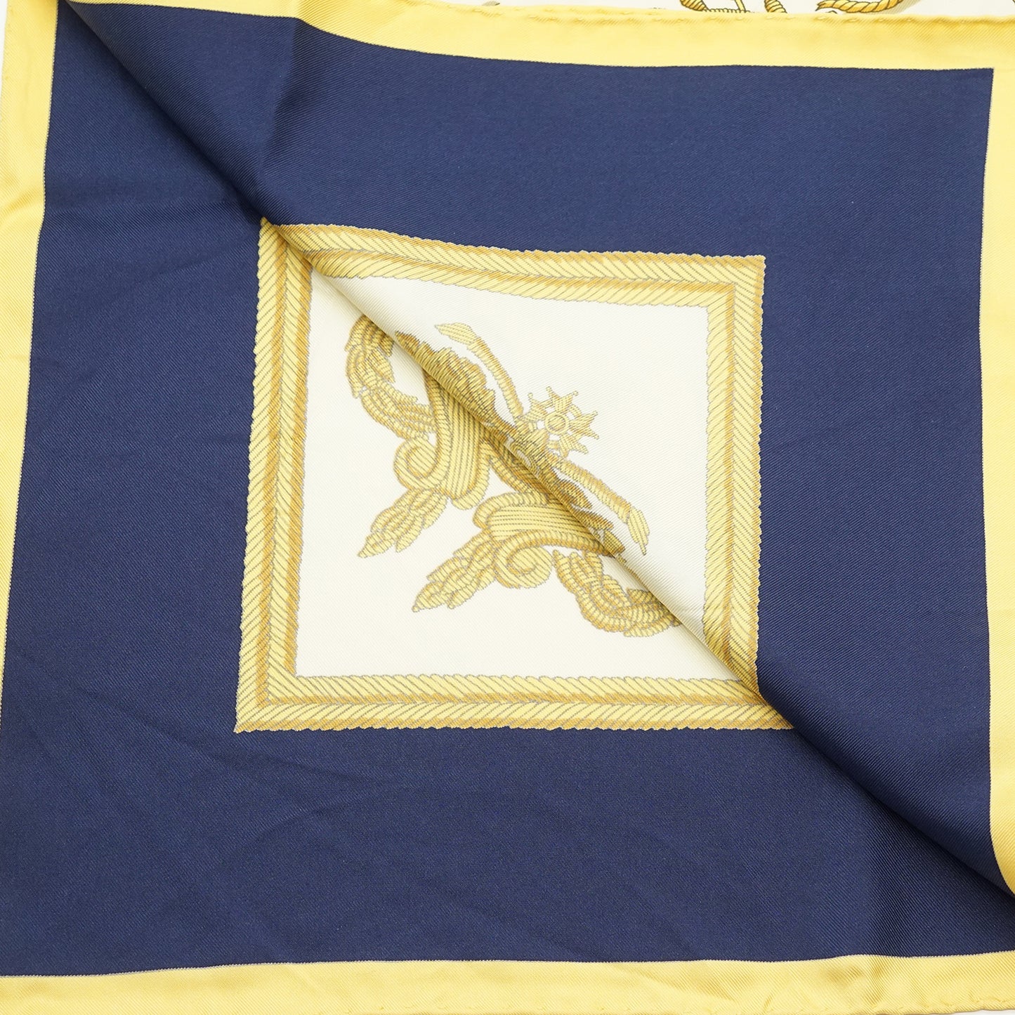 Les Armes de Paris Silk Carre 90