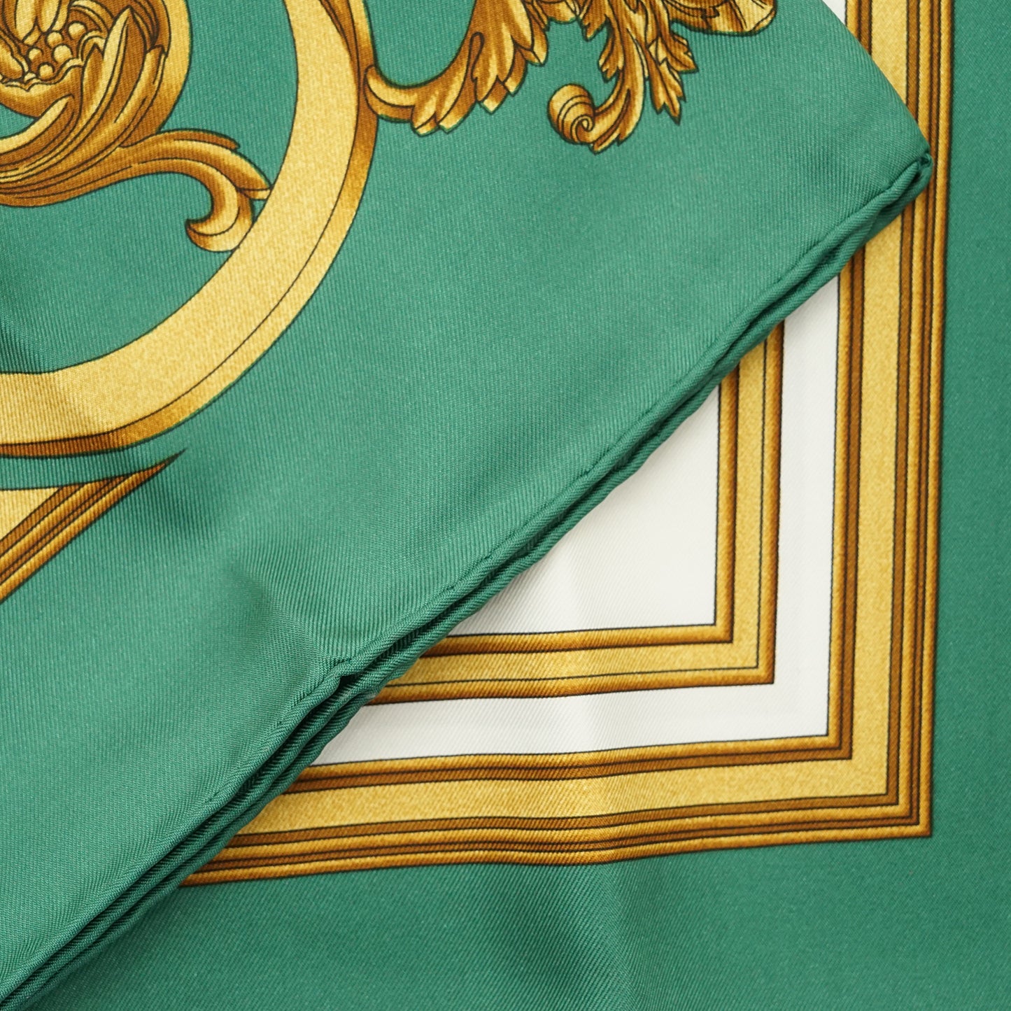 Les Tuileries Silk Carre 90