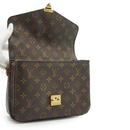 Monogram Pochette Metis MM
