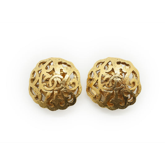 Vintage CC Cut-out Round Clip-on Earrings GP