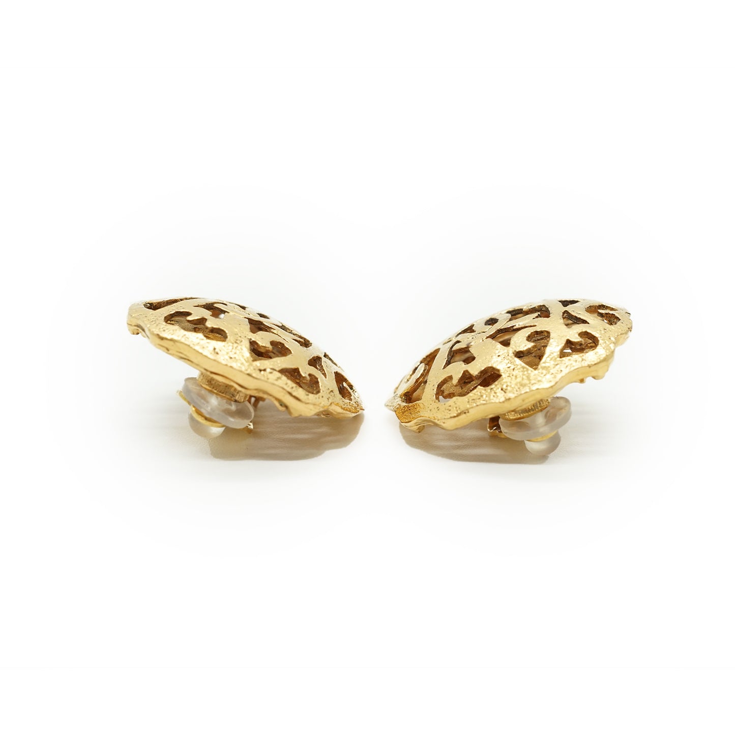 Vintage CC Cut-out Round Clip-on Earrings GP
