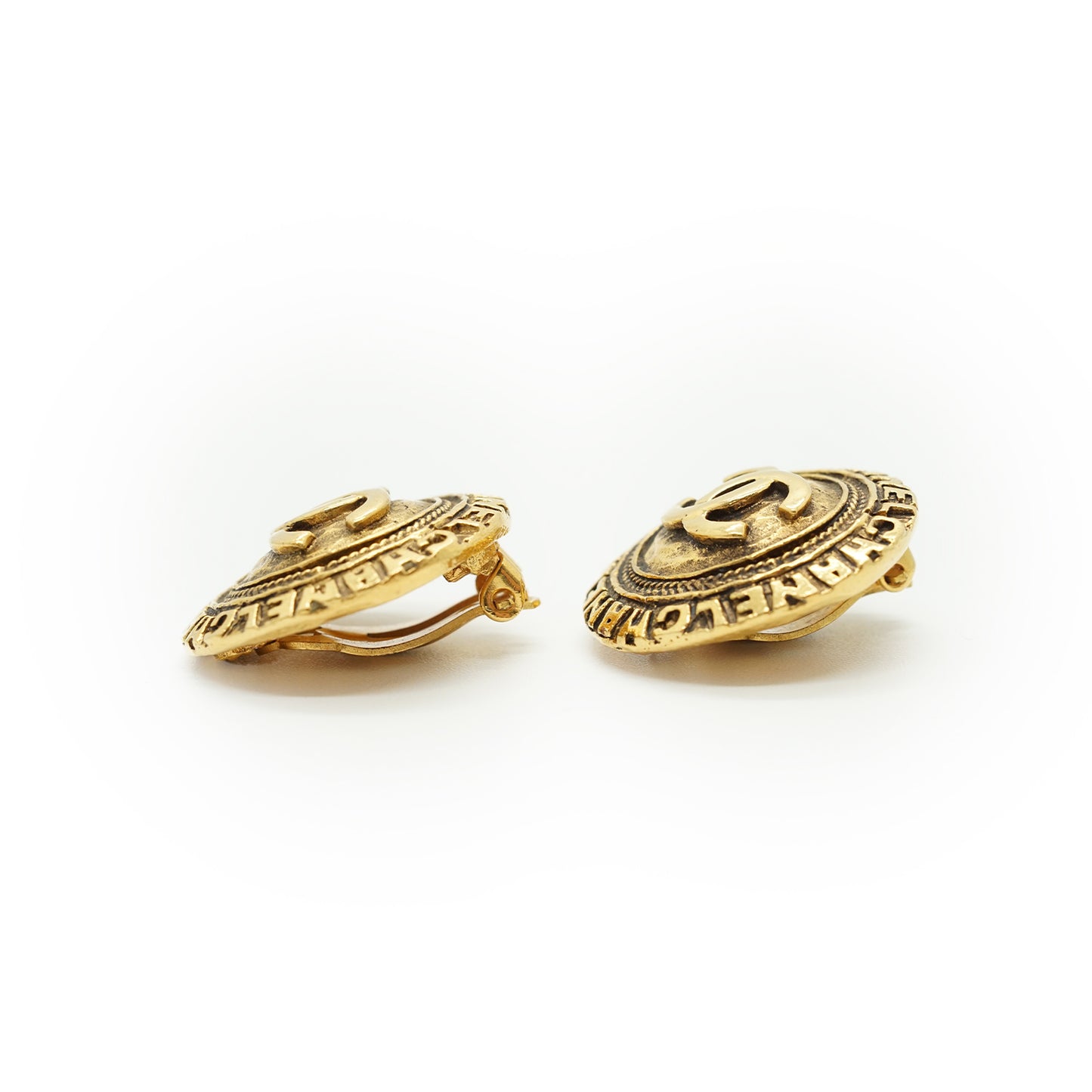 CC Logo Round Clip-on Earrings