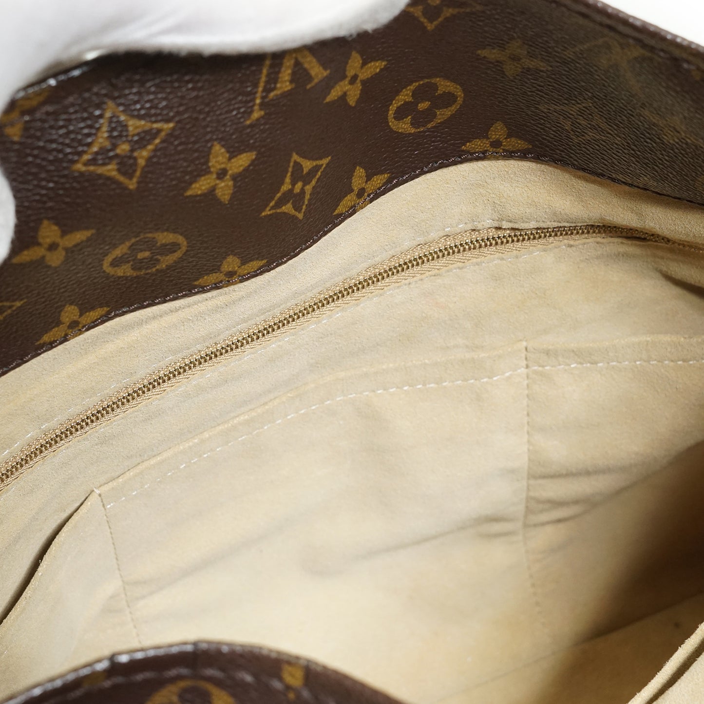 Monogram Artsy MM