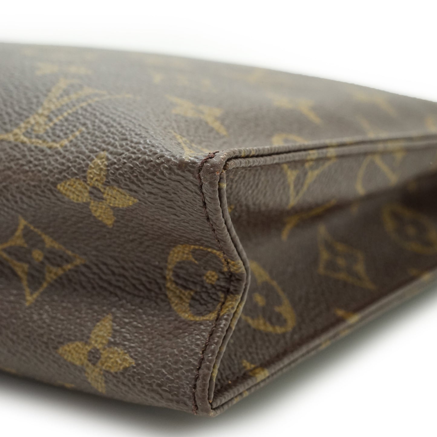 Monogram Poche Toilette 26