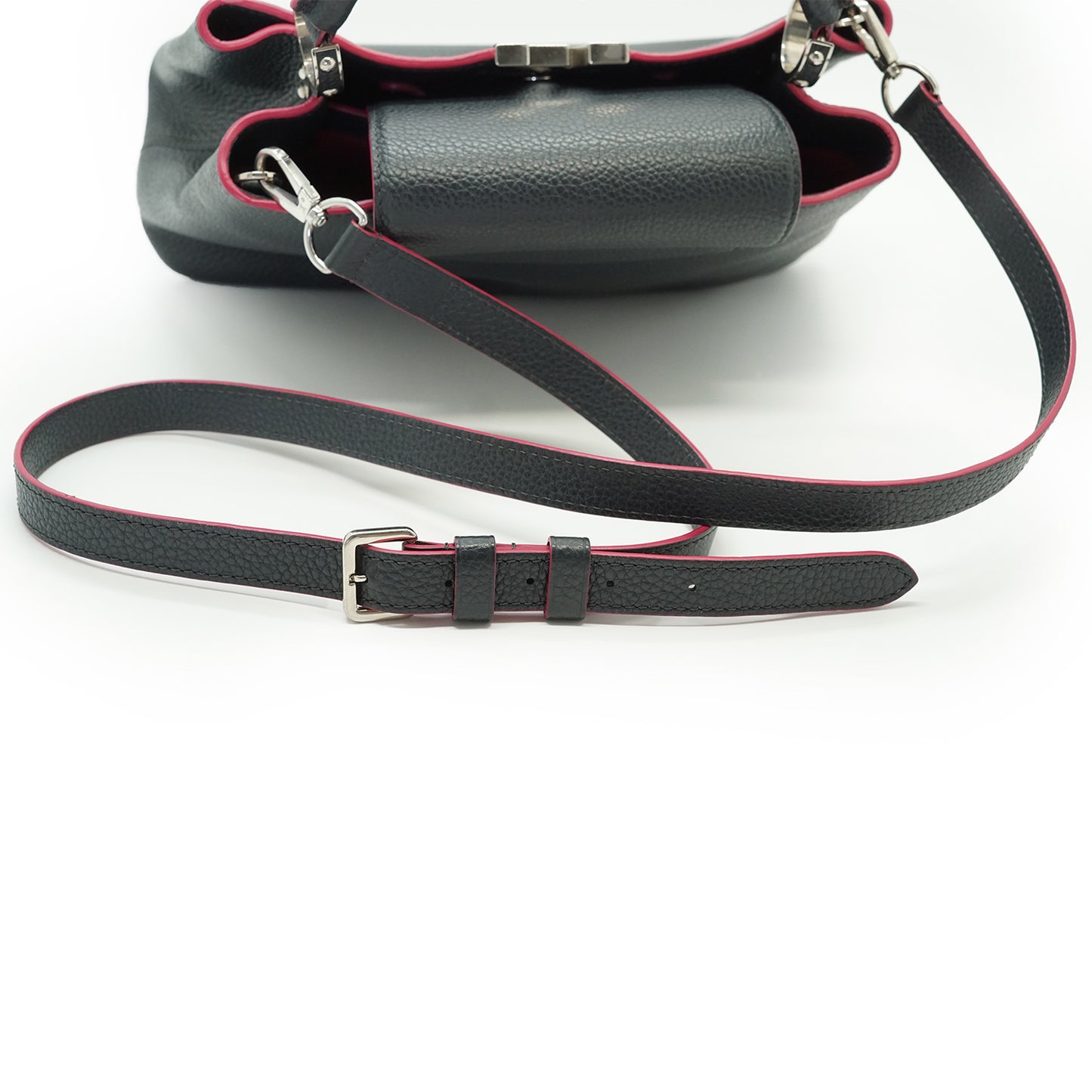 Capucines MM Taurillon Leather Noir Flamingo Limited Edition