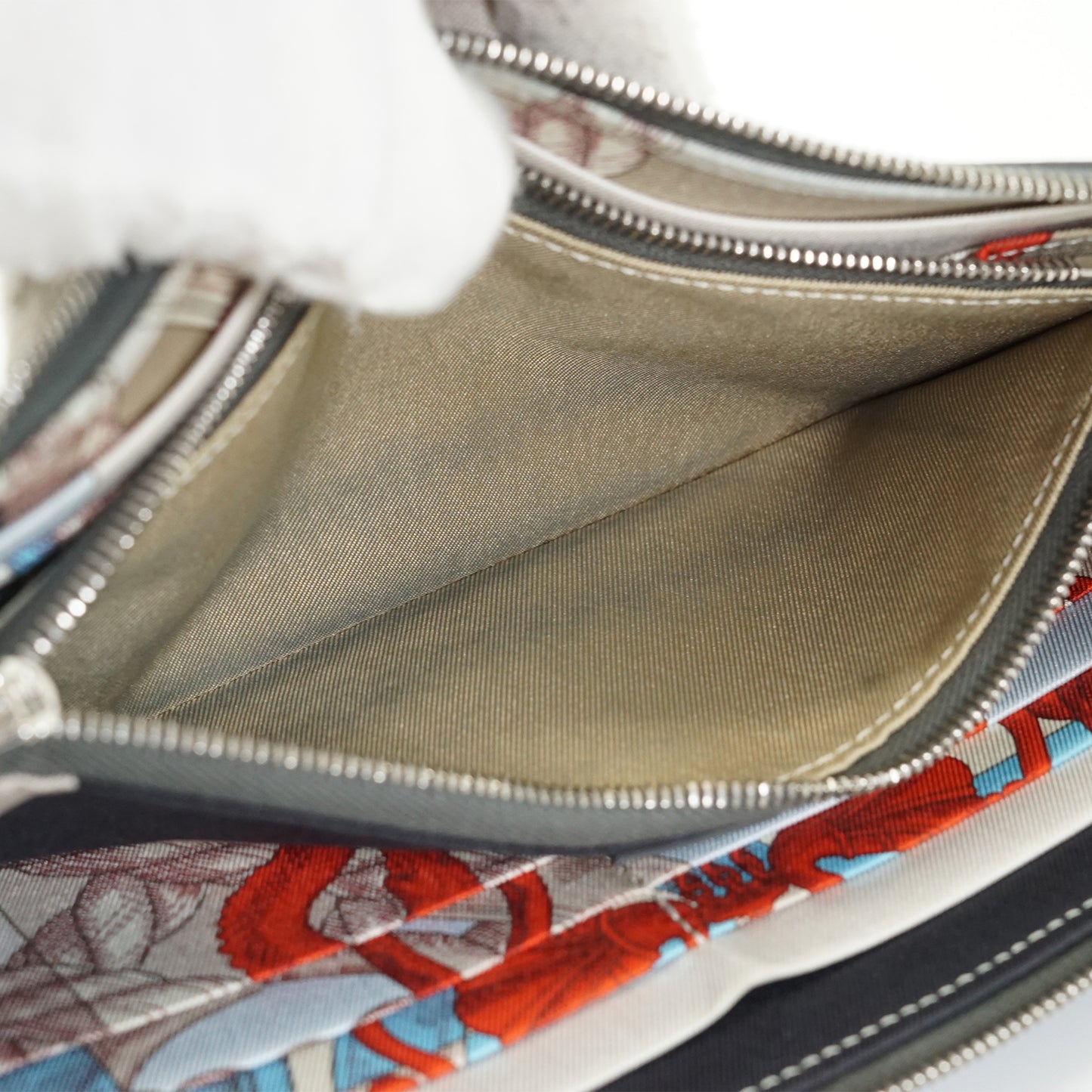 Evercolor Gris Misty Della Cavalleria Azap Silk-in Long Wallet