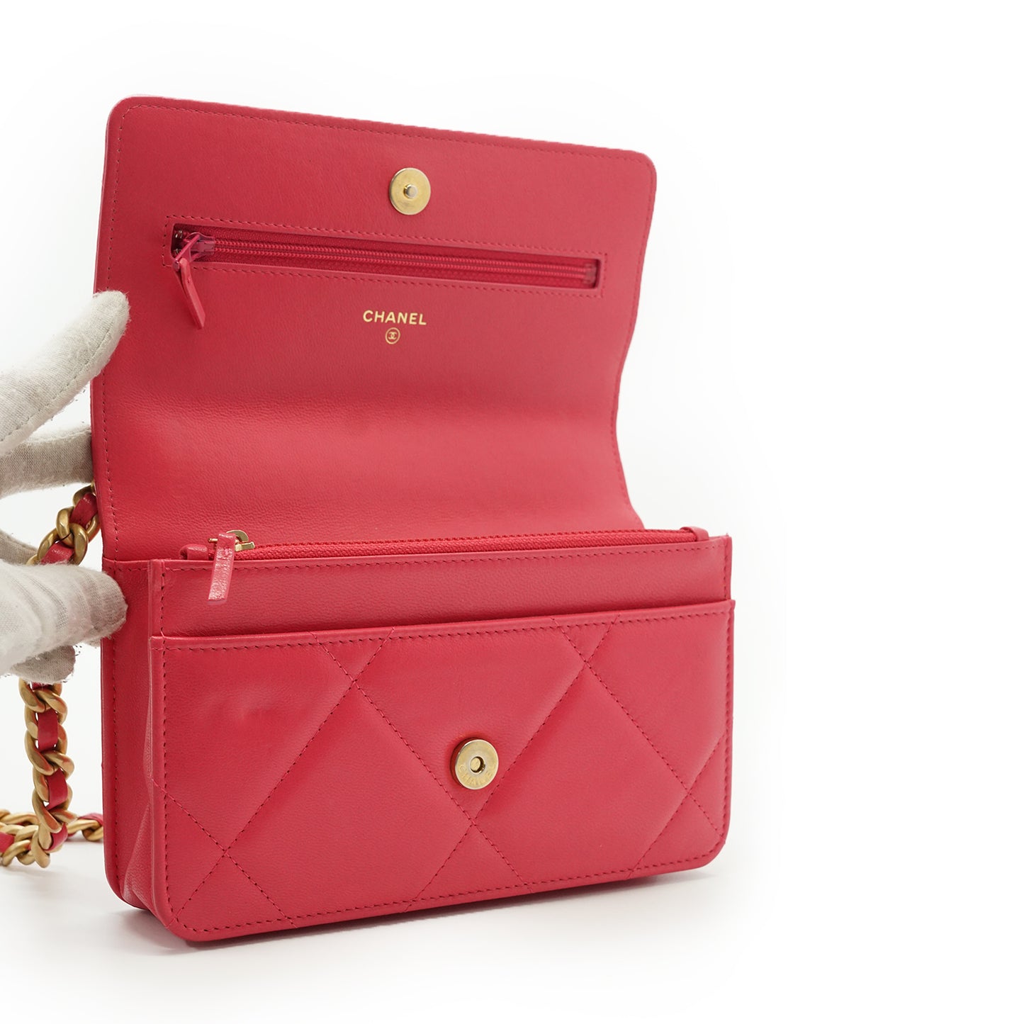 Lambskin Chanel 19 Wallet-on-Chain