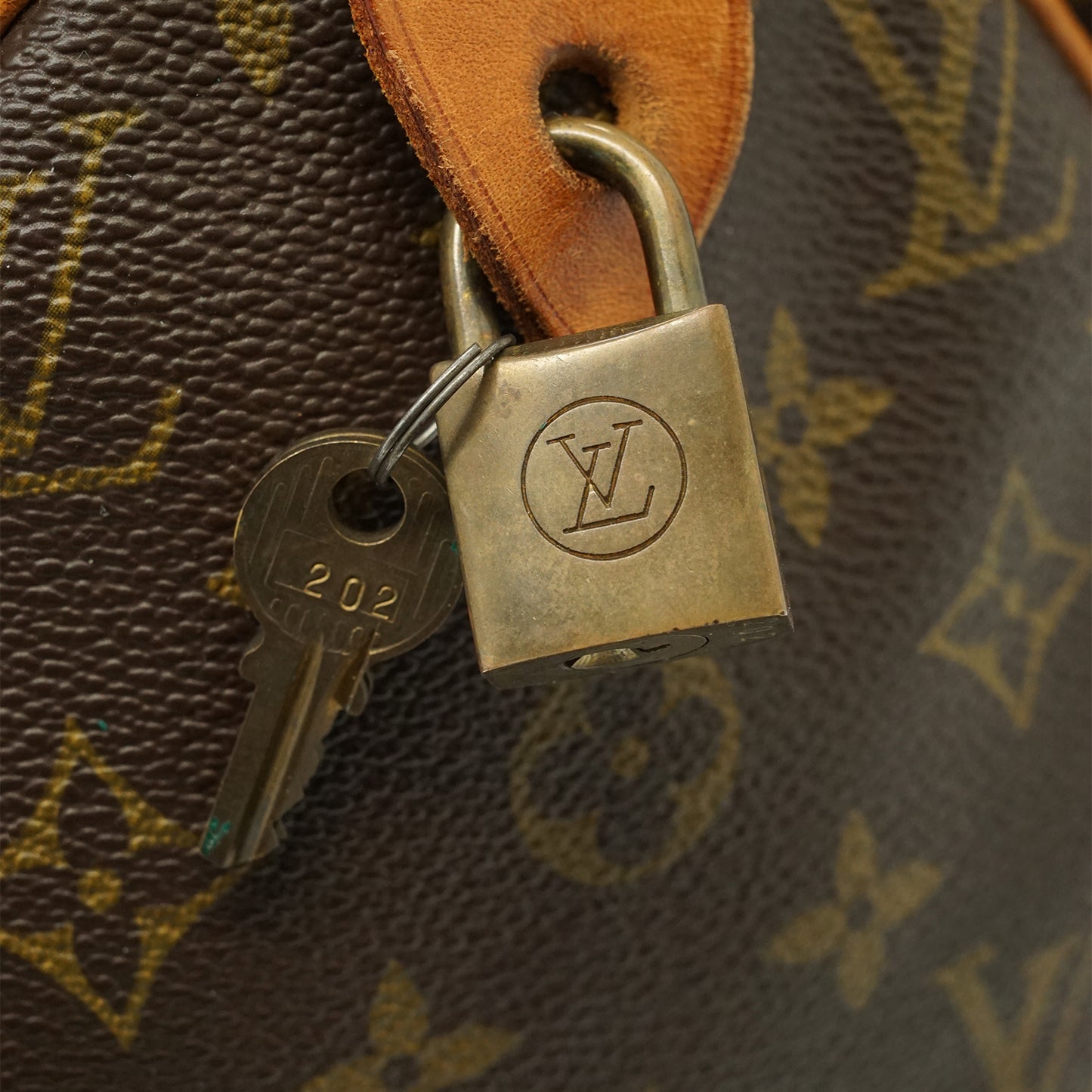 Vintage Monogram Speedy 40