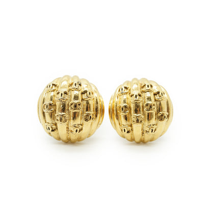 Vintage Multiple CC Shell Clip-on Earrings GP