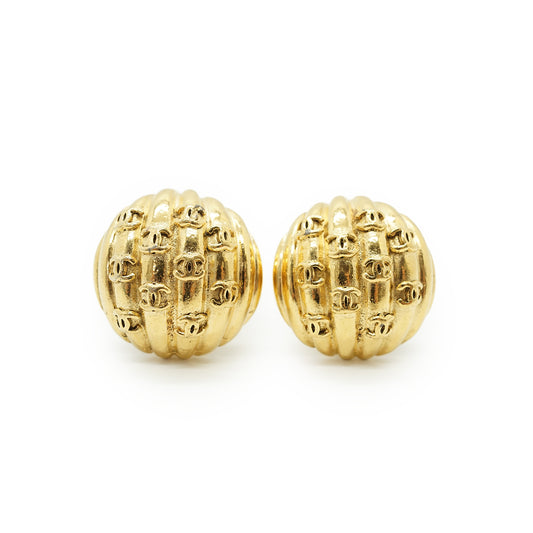 Vintage Multiple CC Shell Clip-on Earrings GP