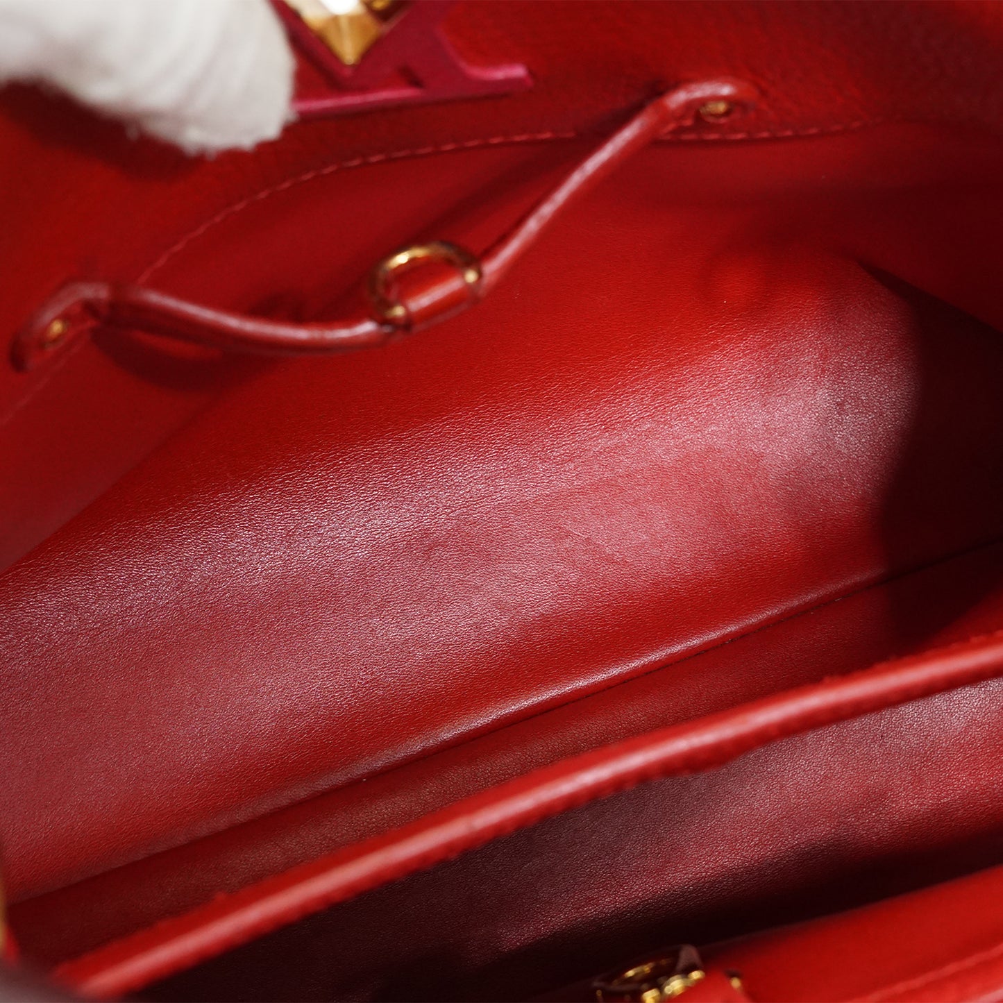 Capucines MM Taurillon Leather Tricolor Rubis Magnolia Violine