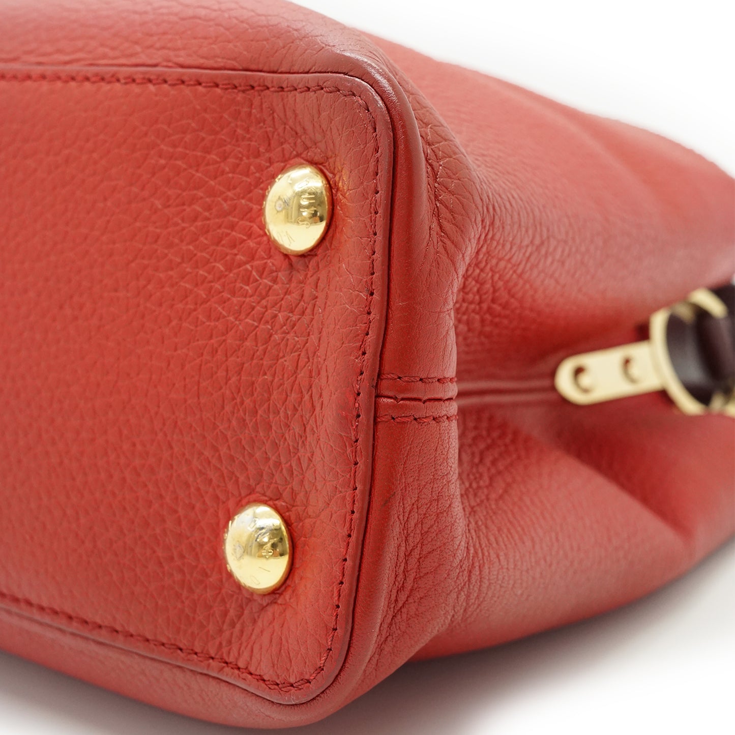 Capucines MM Taurillon Leather Tricolor Rubis Magnolia Violine