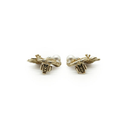 CC Camellia Flower Faux Pearl Clip-on Earrings GP