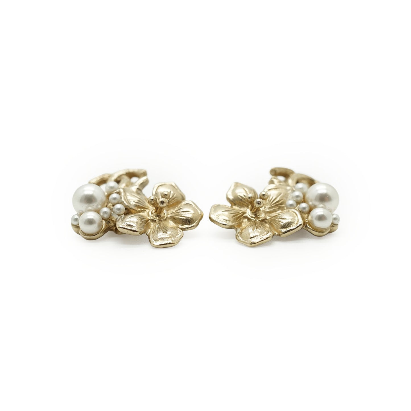 CC Camellia Flower Faux Pearl Clip-on Earrings GP
