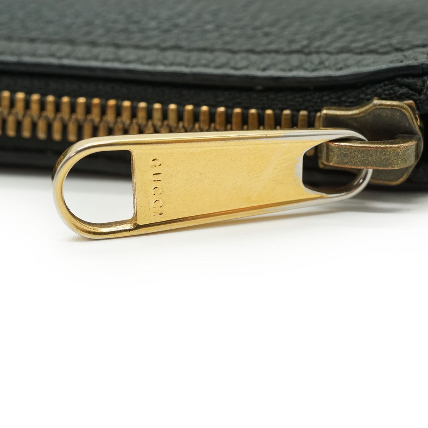 Interlocking GG Grained Leather Sherry Line Clutch