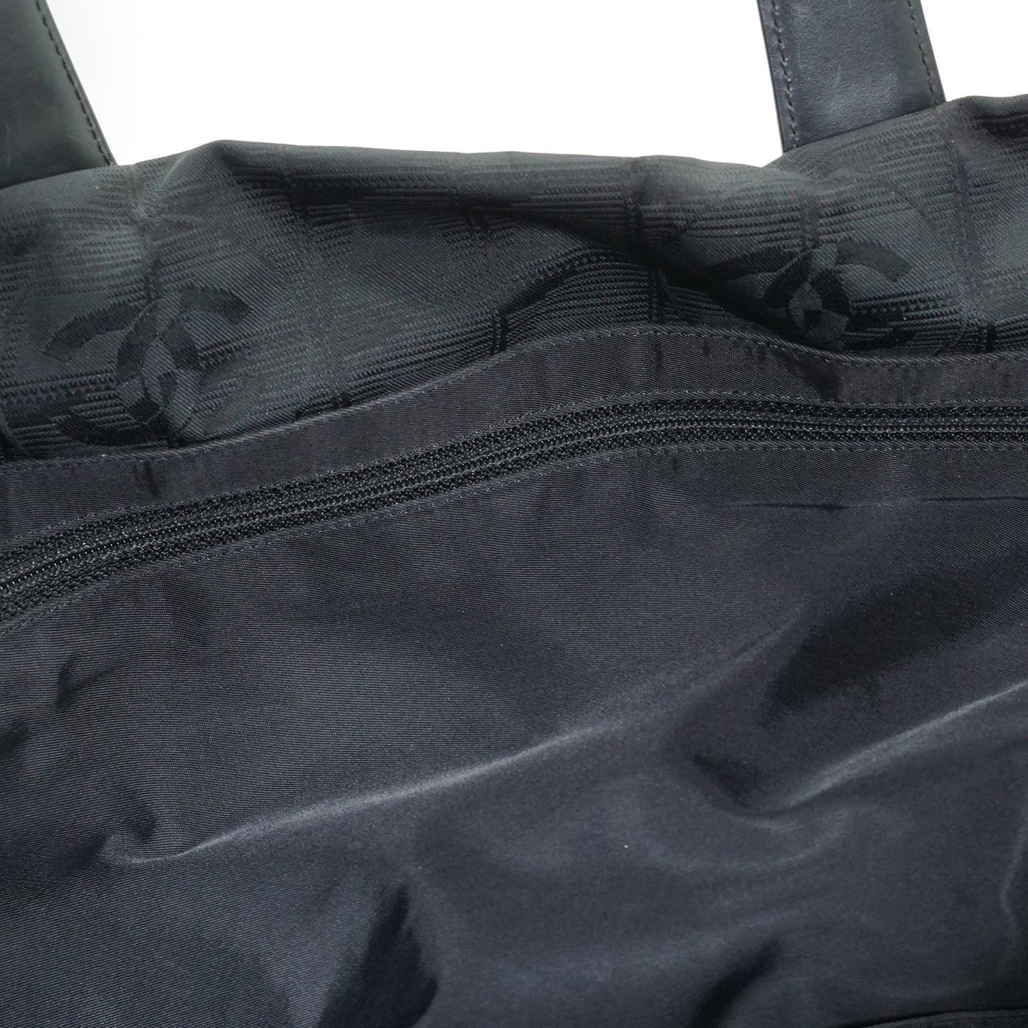 New Travel Line Nylon Tote MM