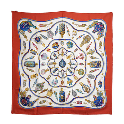 Qu'importe le flacon, pourvu qu'on ait l'ivresse Silk Carre 90