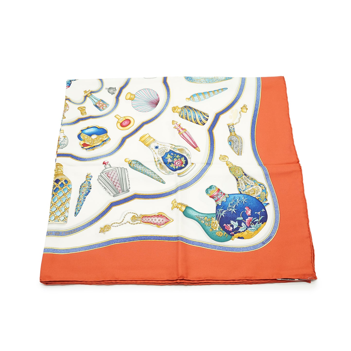 Qu'importe le flacon, pourvu qu'on ait l'ivresse Silk Carre 90