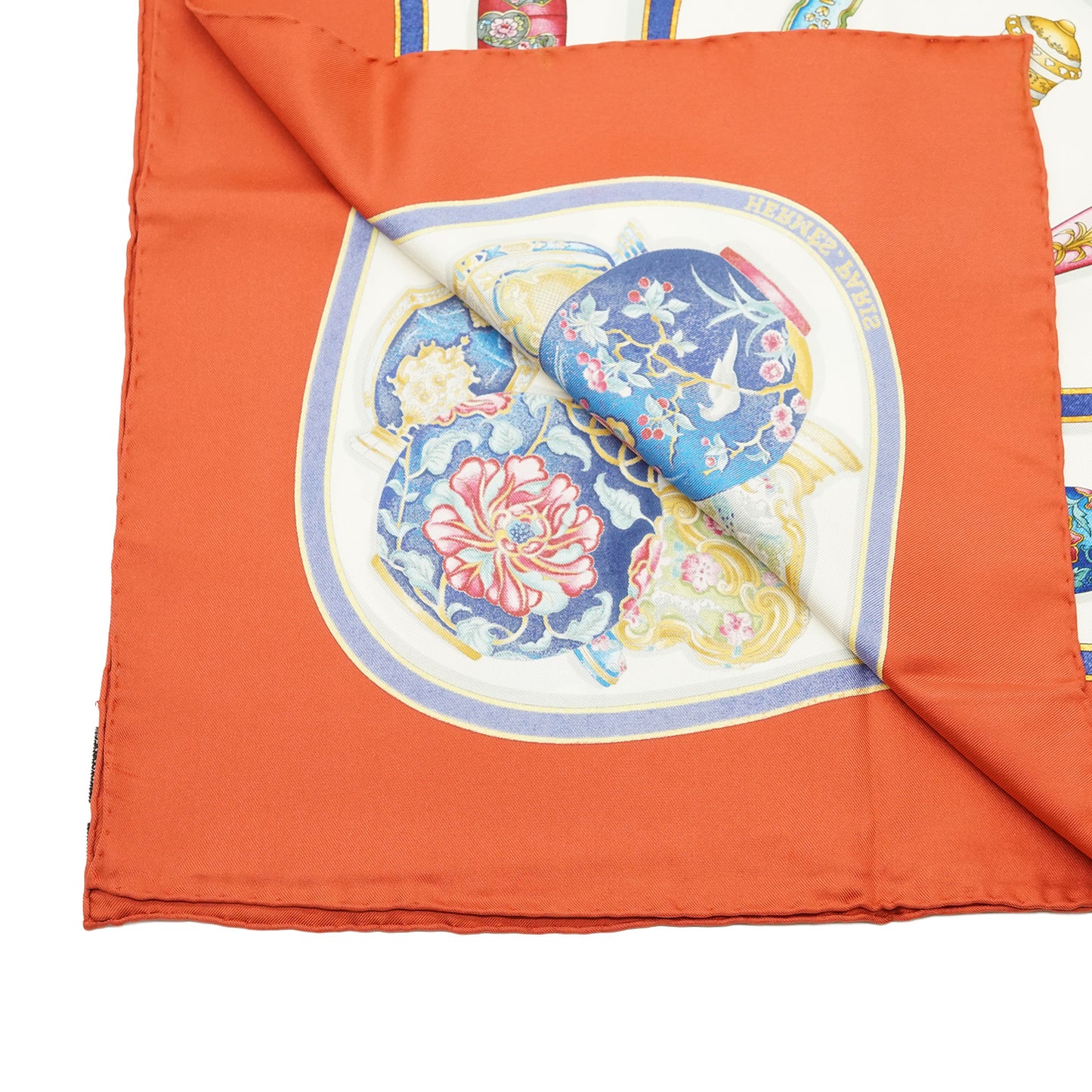 Qu'importe le flacon, pourvu qu'on ait l'ivresse Silk Carre 90