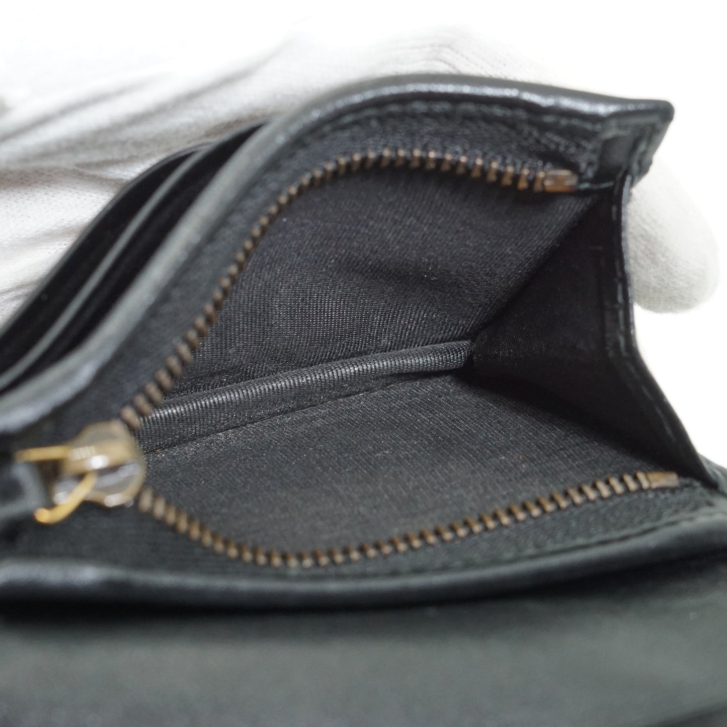 GG Marmont Quilted Compact Wallet