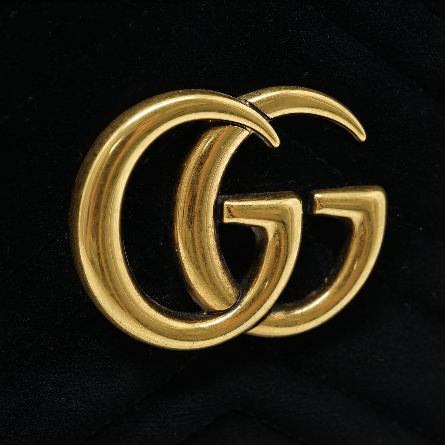 GG Marmont Velvet Camera Shoulder Bag
