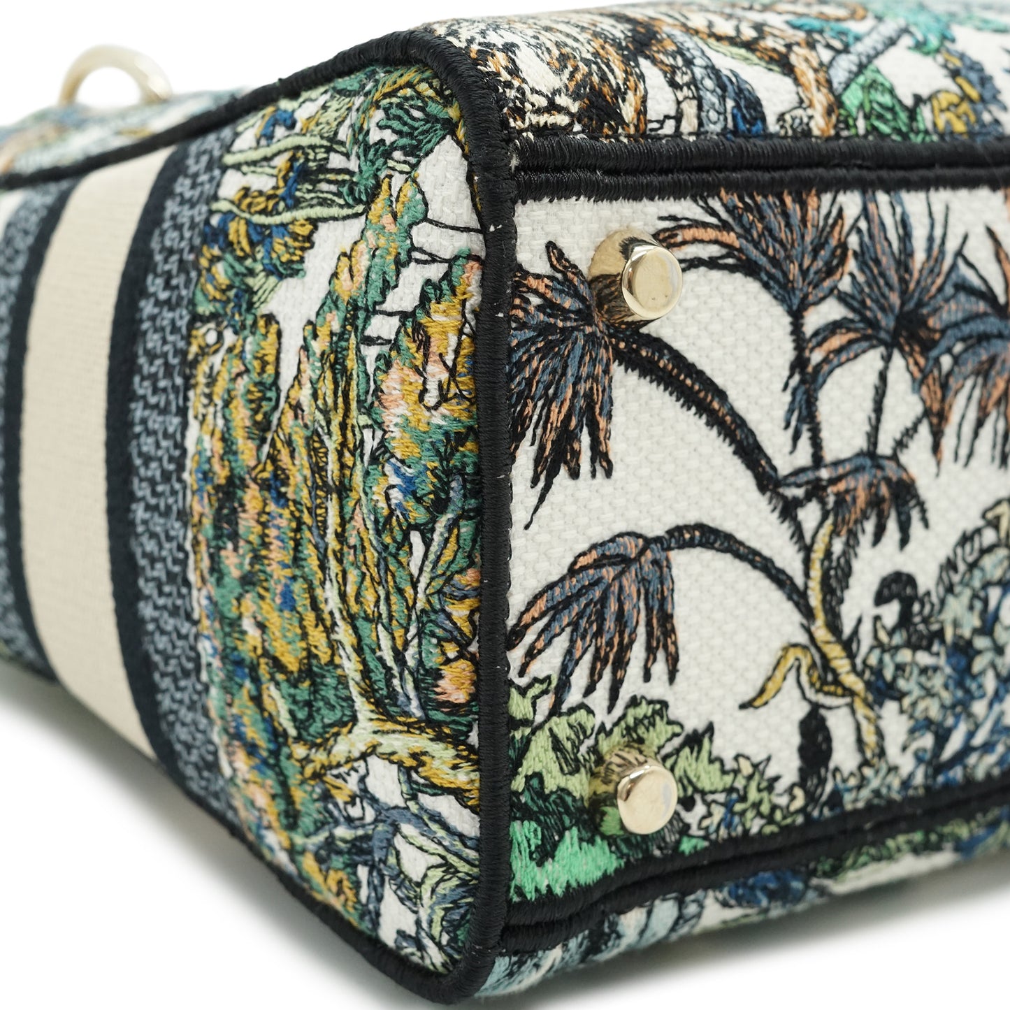 Lady Dior Medium Embroidered D-Lite