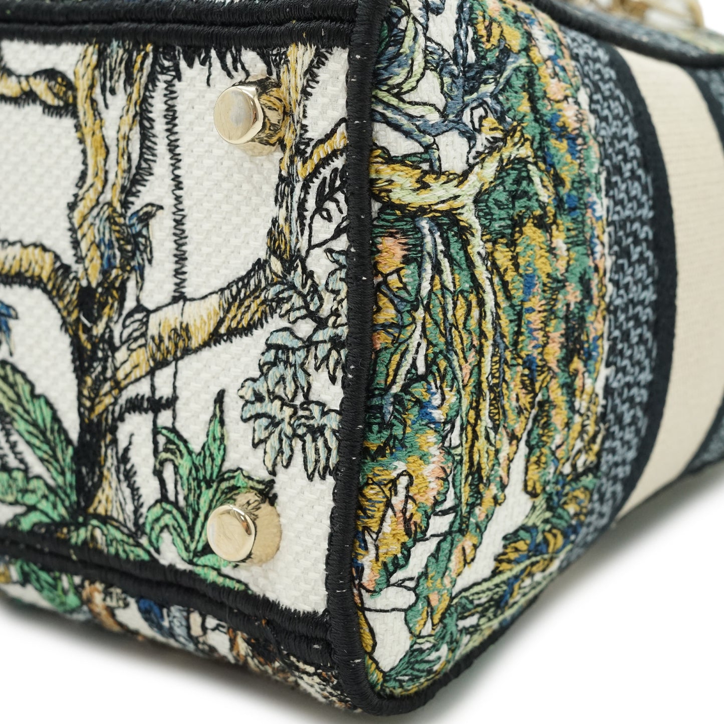 Lady Dior Medium Embroidered D-Lite