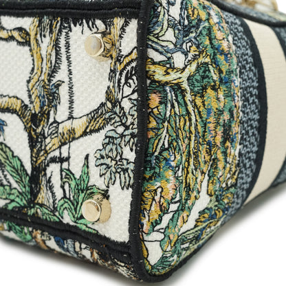 Lady Dior Medium Embroidered D-Lite