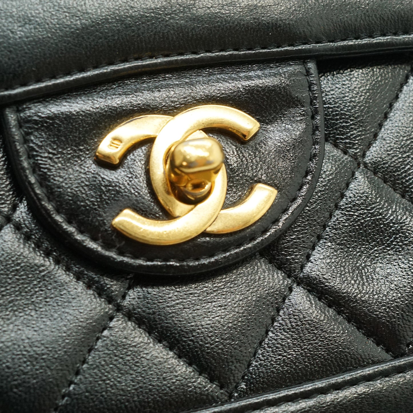 Vintage Lambskin Matelasse Diana Flap Chain Shoulder Bag